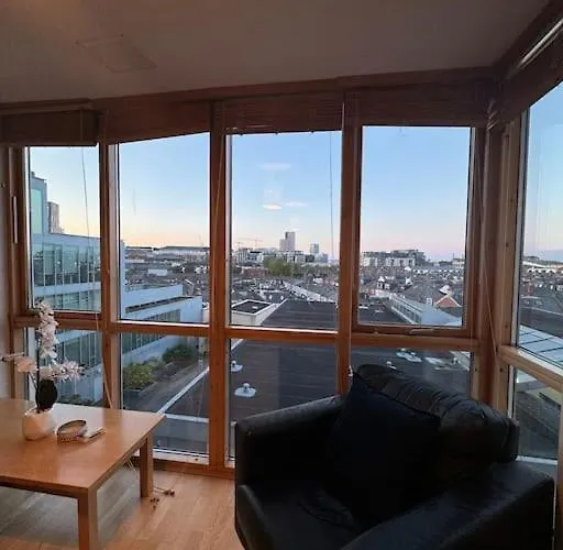 Апартаменты Cozy One Bedroom In Grand Canal Дублин