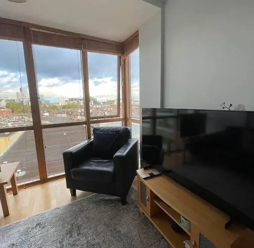 Cozy One Bedroom In Grand Canal